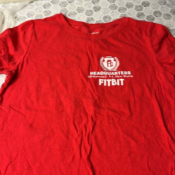 Universal Thread XS Red Short Sleeve He Sees You When You’re Drinking Graphic T - Picture 4 of 6
